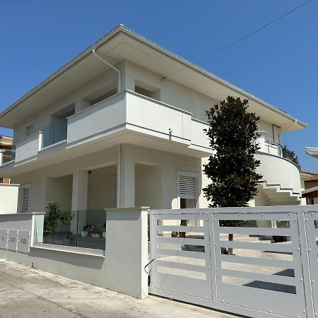 White B&B Pagliare Εξωτερικό φωτογραφία